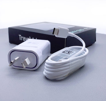 Samsung S10 travel charger with USB-A to C combo