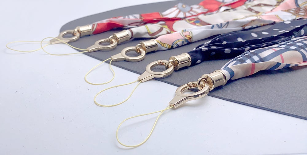 Charm lanyard for cell phone ( Silk )