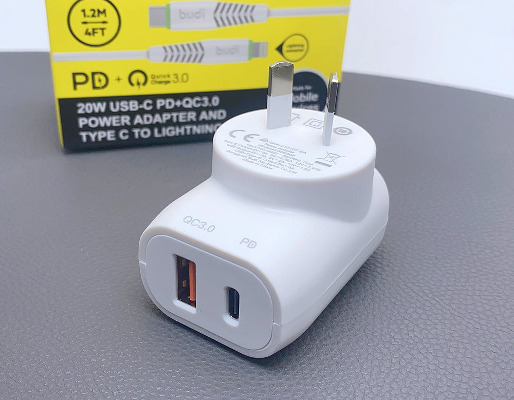 Budi AC339WATLW PD 20W wall charger with Type-C to Lightning combo