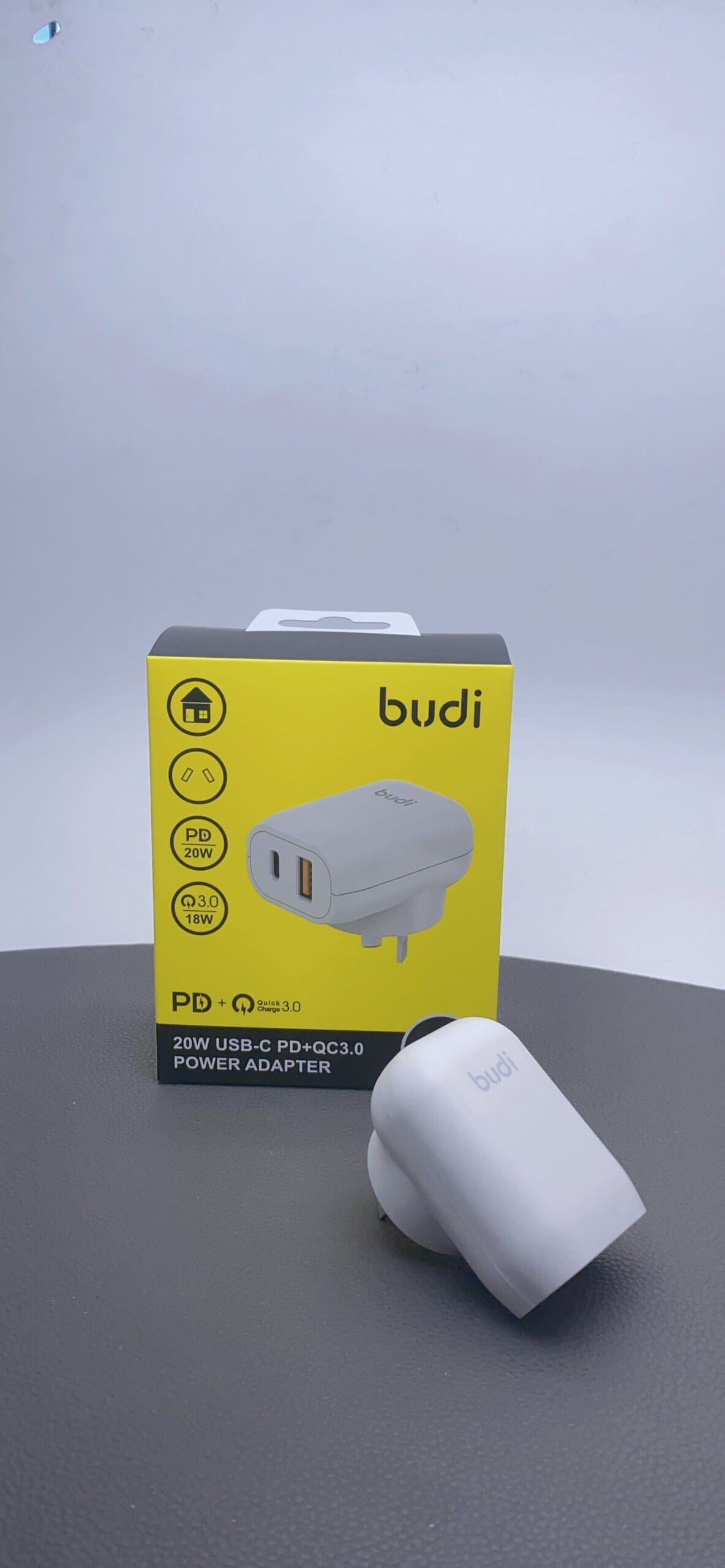 Budi AC339VAW PD 20W wall charger