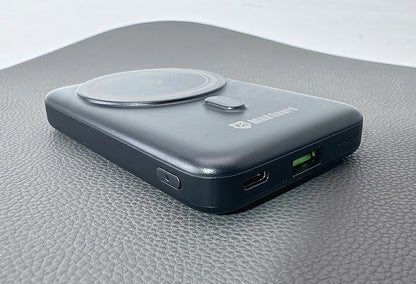 Maxguard MX610W 10000 mah PD MagFit power bank