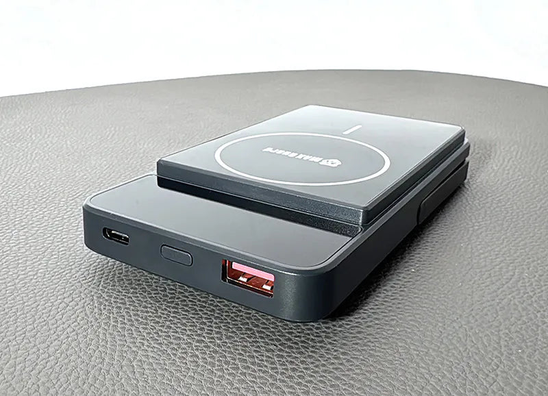 Maxguard M2198Q 10000 mah MagFit 3 in 1 power bank (ccc)