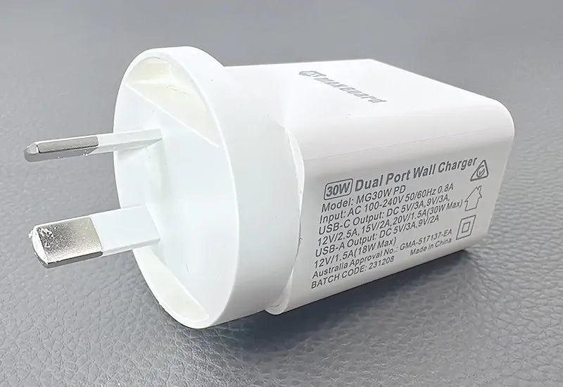 Maxguard MG30WAC/MG30WPD PD 30W+ plus QC 18W wall charger