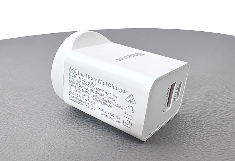 Maxguard MG30WAC/MG30WPD PD 30W+ plus QC 18W wall charger