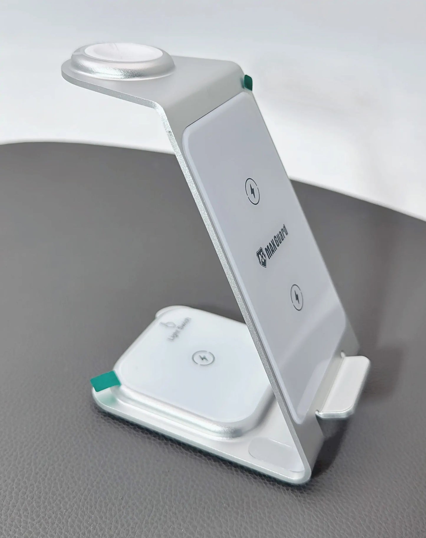 Maxguard MW06 3 in 1 15W Wireless Charger (For apple watch and IOS & android system phone)