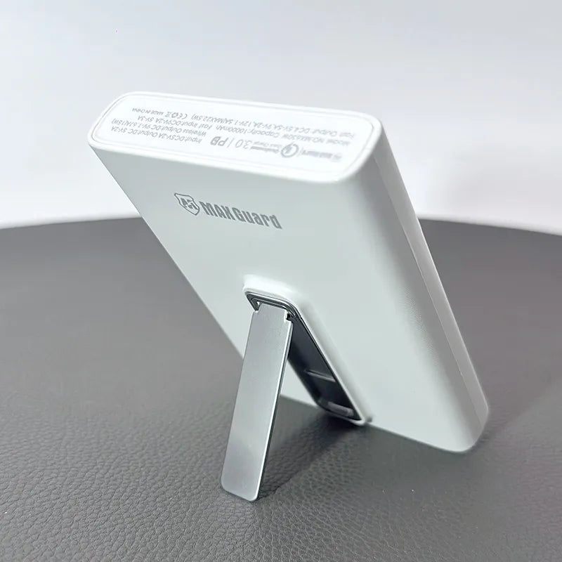 Maxguard MX630W 10000 mah PD MagFit power bank