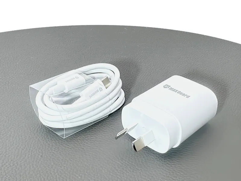 Maxguard WT25WAC/CC PD 25W wall charger with Type-C to C combo