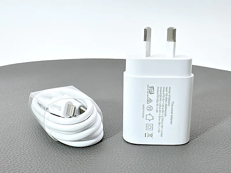 Maxguard WT25WAC/CL PD 25W wall charger with Type-C to Lightning combo